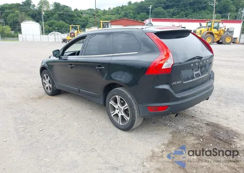 2013 Volvo Xc60 T6 z USA, uszkodzony, nr VIN YV4902DZ2D2405330